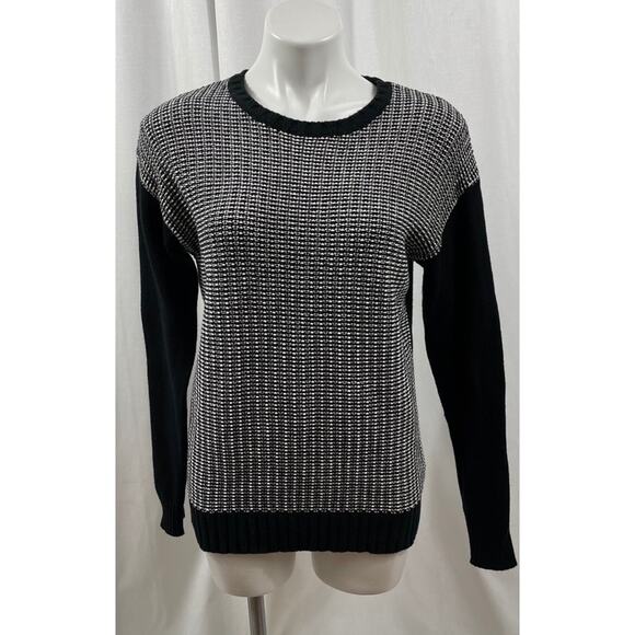 50% OFF Chaps Knit Sweater Black White Crew Neck Long Sleeve Color Block - Picture 1 of 6